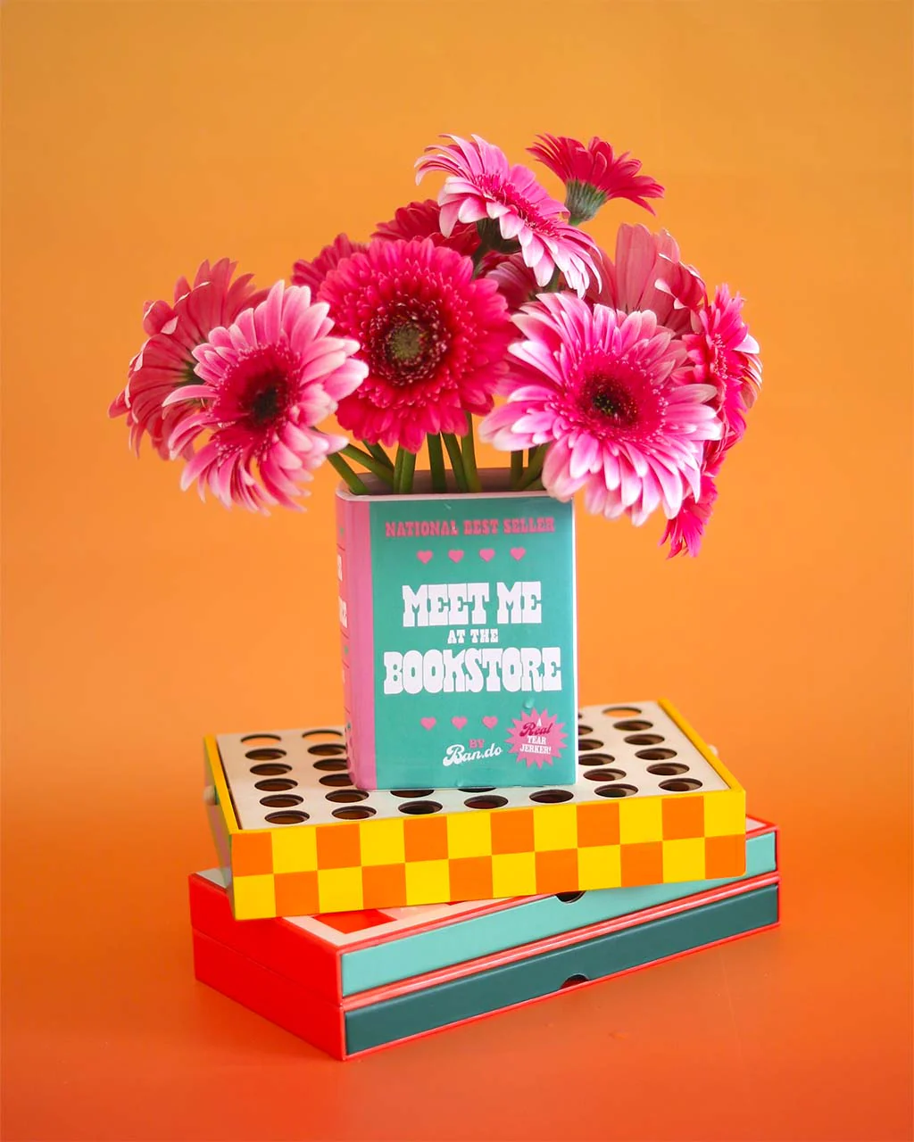 Meet Me At The Bookstore Vase - Image 3