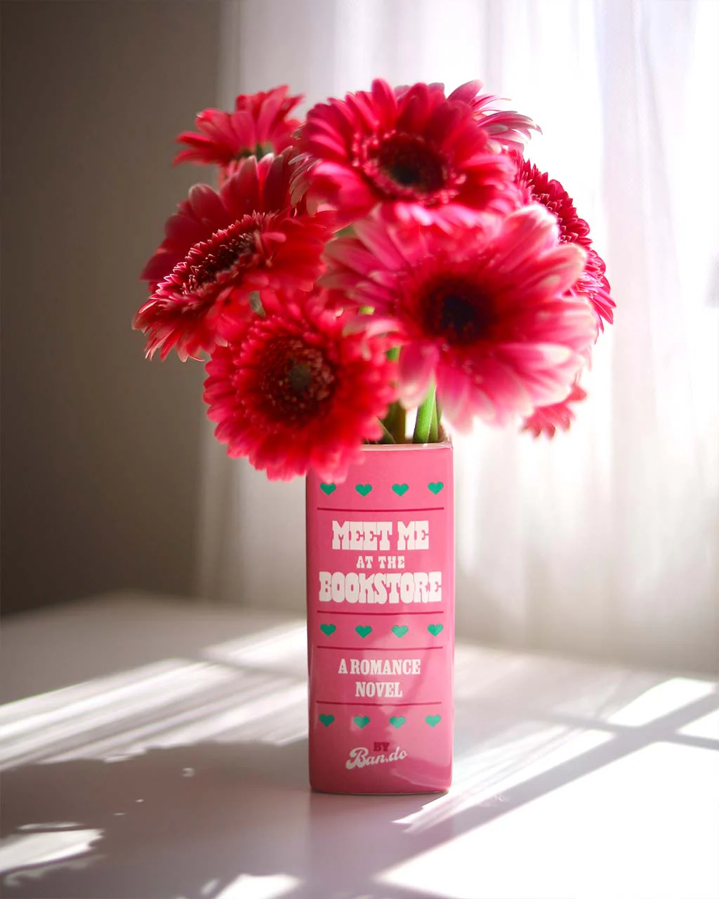 Meet Me At The Bookstore Vase - Image 5
