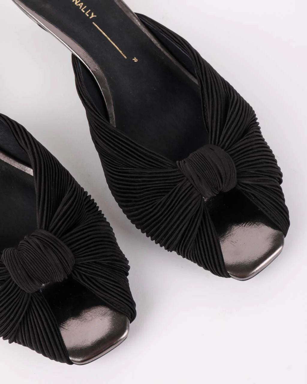 Curfew Kitten Heel - Black - Image 3
