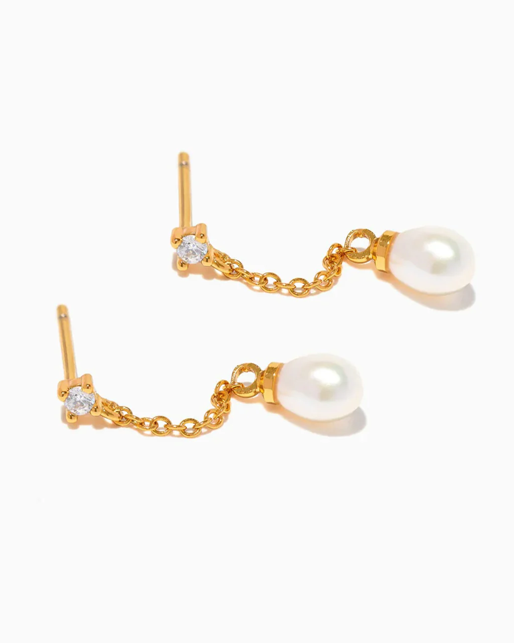 Falling For You Pearl Drop Earrings - Image 3