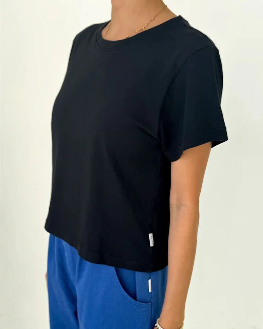 Noel Tee - Black - Image 3
