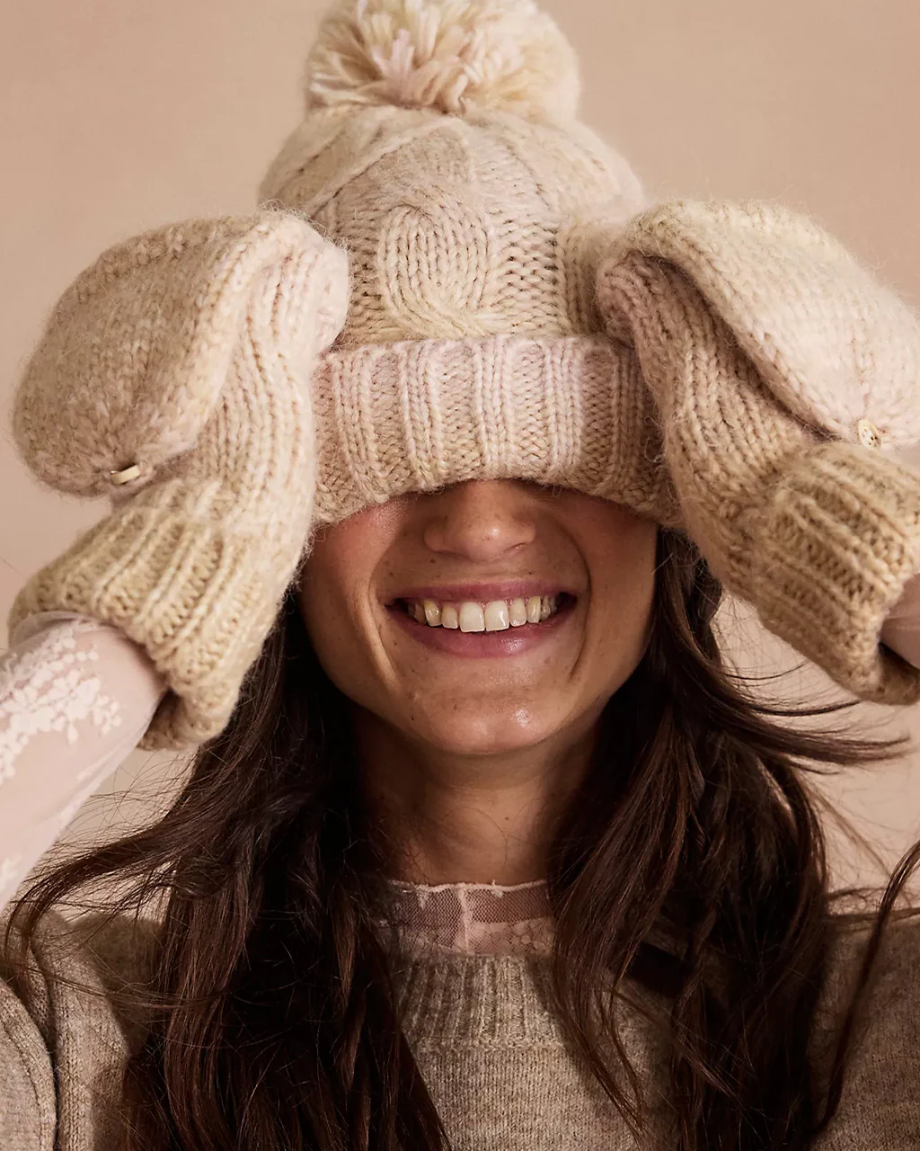 Rainbow Run Hat + Gloves - Ivory - Image 2